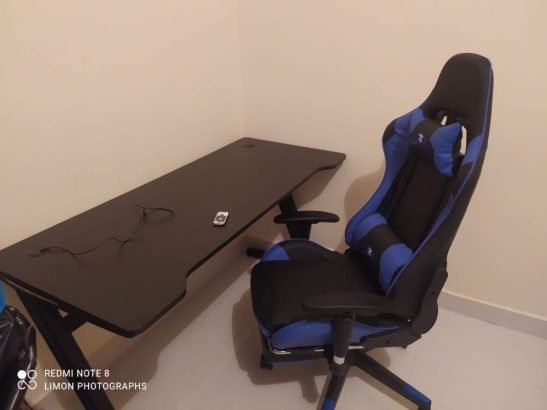 gaming Chair and table