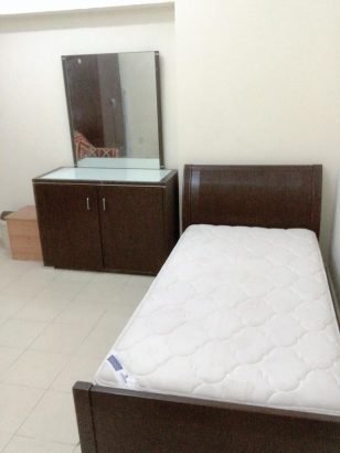 Fully furnished Master bedroom Available for Single Excutive Lady/Family/ Couple