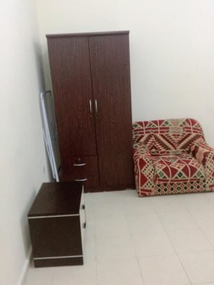 Fully furnished Master bedroom Available for Single Excutive Lady/Family/ Couple