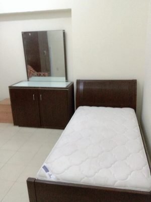 Fully furnished Master bedroom Available 2100 qr for single Excutive Lady