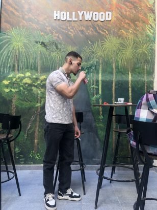 مدرب لياقة بدنية