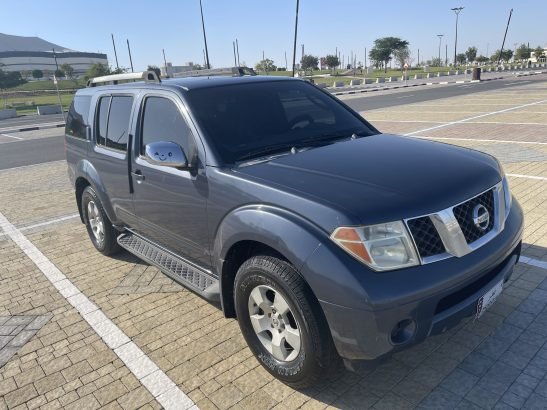 Nissan pathfinder SE Sell