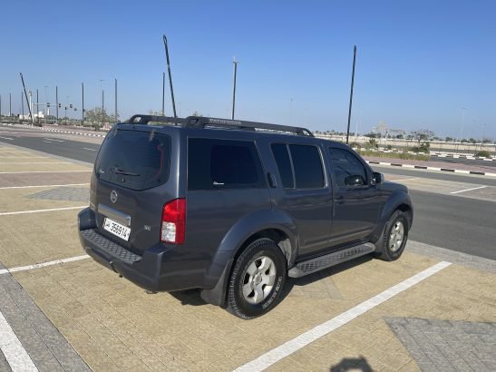 Nissan pathfinder SE Sell