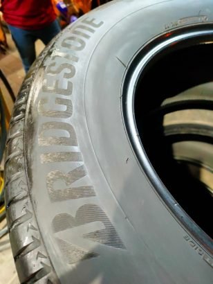 285-60-18 Bridgeston Tyre.