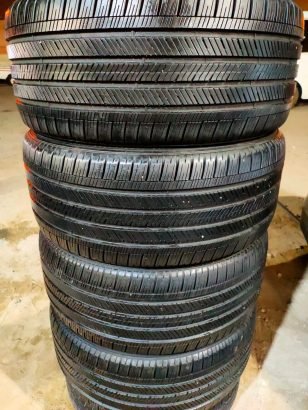 275-40-22 Goodyear Tyre.