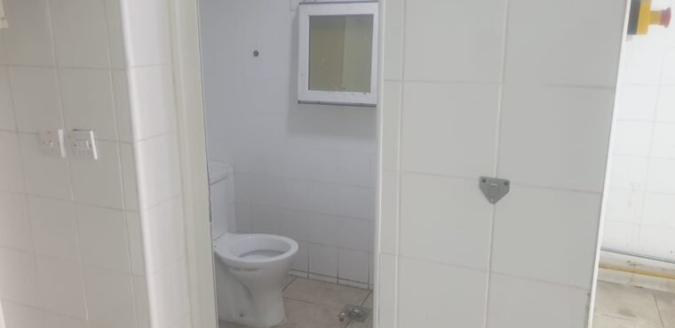 محل ١٠٠ متر ميزانين بالوكرة