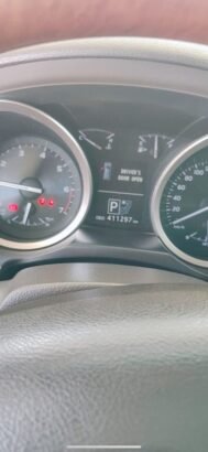 في اكس ار ابيض ثلجي موديل ٢٠١٢ ماشي ٤٠٠ الف ( قير ماكينه شاصي شركة ) عالفحص و استماره ساريه
