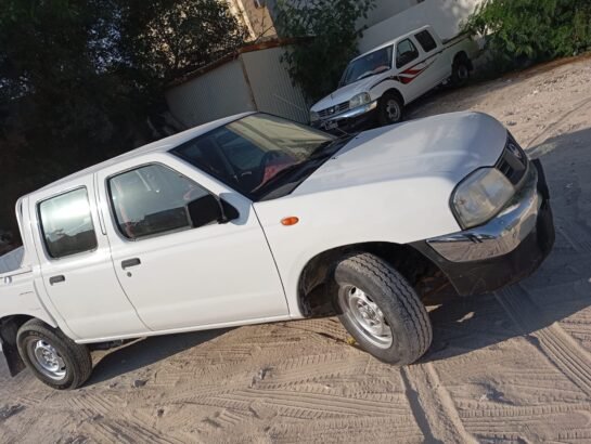 للبيع سياره نيسان بيكب