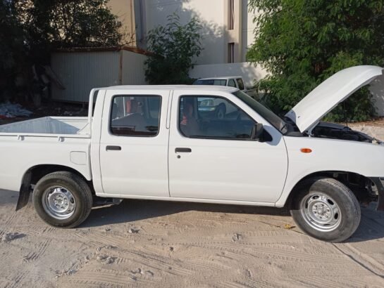 للبيع سياره نيسان بيكب