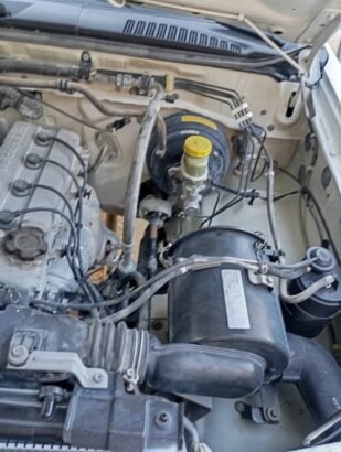 للبيع سياره نيسان بيكب