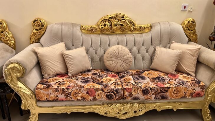 كنب 3كبار و 2صغار يكفي 10 اشخاص تقريبًا (مستعمل)