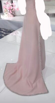 فستان للبيع